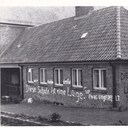 Anti-dänische Schmierereien an einer dänischen Schule in Schleswig
