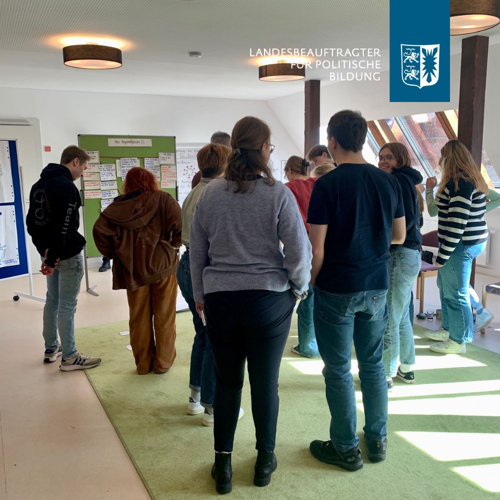 Junge Menschen bei einem Workshop
