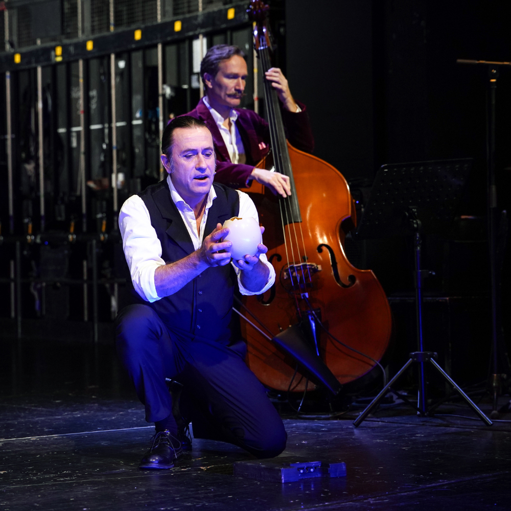 Foto von Dirk Schäfer auf Theaterbühne