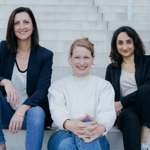 Fotografie von drei Frauen