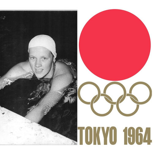 die Schwimmerin Jutta Olbrisch im Schwimmbecken neben dem Logo der Olympischen Spiele 1964 in Tokio 